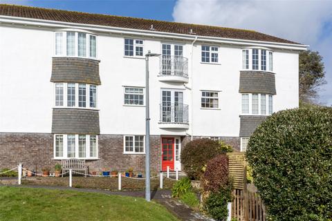 2 bed property, in Penlee Manor Drive, £250,000