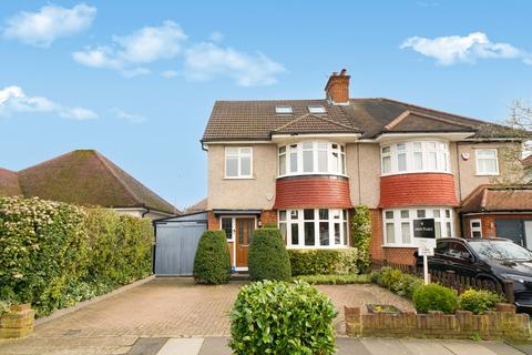 4 bed property, in Park Drive, £865,000
