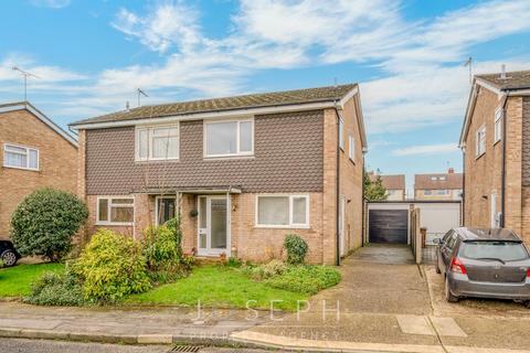 3 bed property, in Starfield Close, £275,000