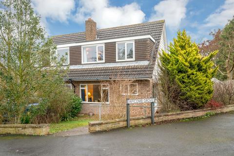 3 bed property, in No Chain at Baldocks Lane, £190,000