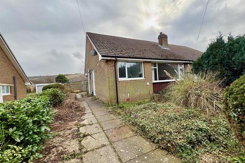 2 bed property, in Rufford Road, £190,000