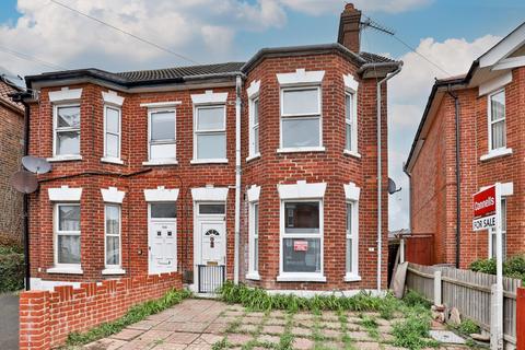 4 bed property, in Wolverton Road, £325,000