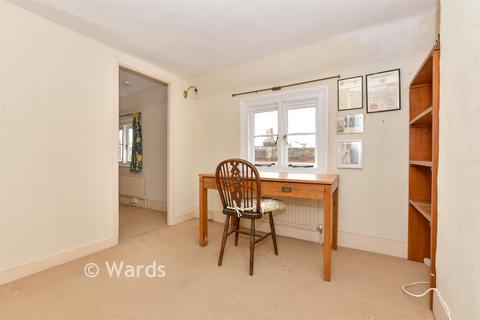 2 bed property, in New Street, £235,000