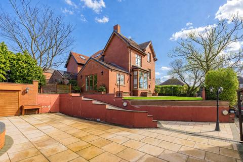5 bed property, in Ripponden Road, £700,000
