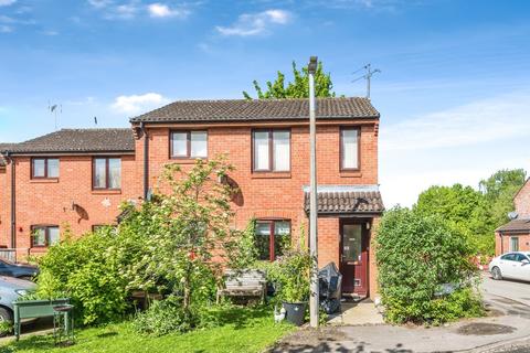 1 bed property, in Speedwell Close, £90,000