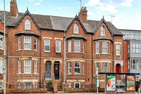 5 bed property, in 77B St. Clements Street, £1,000,000