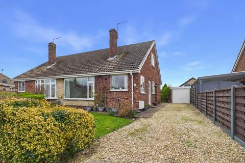2 bed property, in Greenacre Park, £165,000