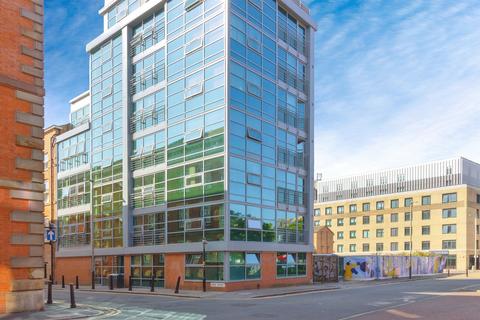 2 bed property, in Duke Street, £135,000