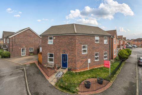 4 bed property, in Amberley Close, £180,000