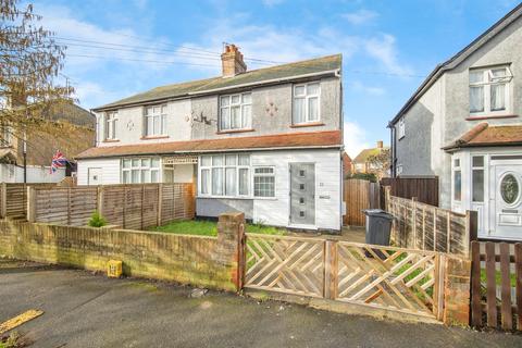 3 bed property, in Upper Park Road, £230,000