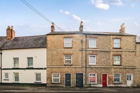 3 bed property, in Kings End, £310,000