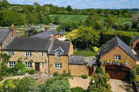 3 bed property, in West View, £975,000