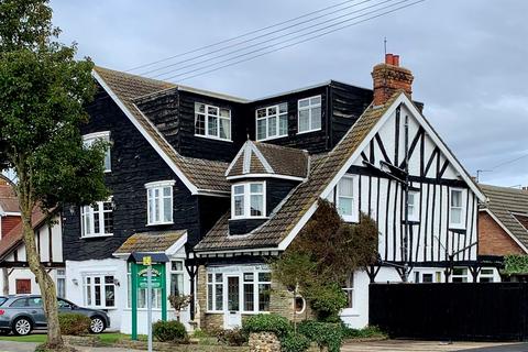 10 bed property, in Sea View Road, £350,000
