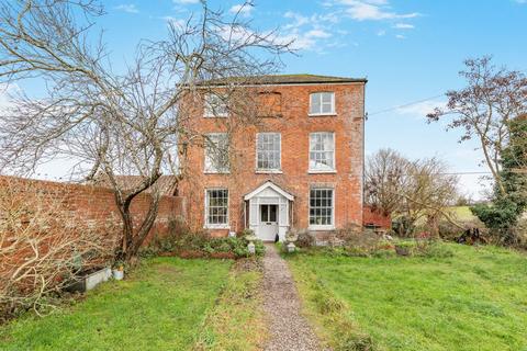 4 bed property, in Ruckhall Lane, £995,000