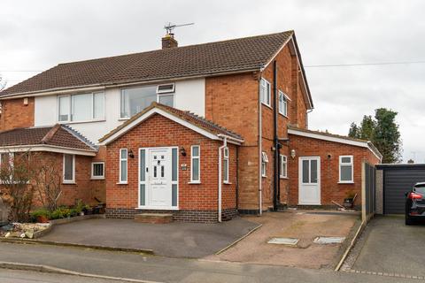 4 bed property, in High Leys Drive, £375,000