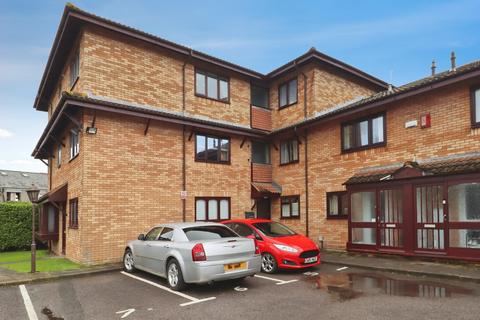 2 bed property, in Loftus Street, £165,000