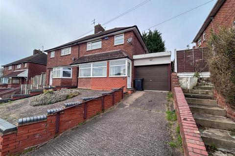 3 bed property, in Talbot Road, £235,000