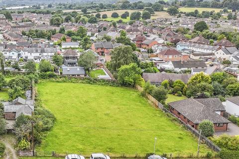 Studio, in Fernbank Road, £495,000
