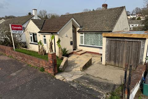 4 bed property, in Forde Close, £400,000