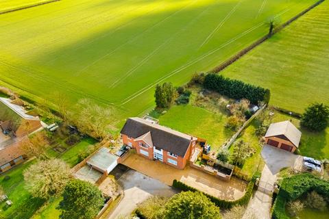 6 bed property, in Cranfield Road, £875,000
