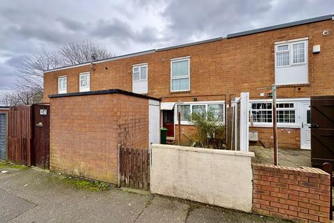 3 bed property, in James Close, £180,000