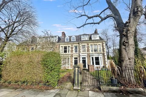 2 bed property, in Haldane Terrace, £175,000