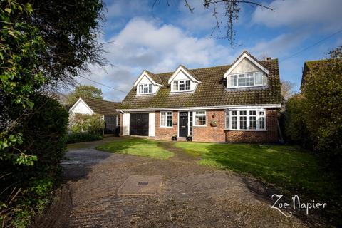 3 bed property, in Danbury, £750,000