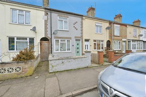 3 bed property, in Princes Road, £180,000