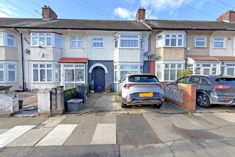 3 bed property, in Springfield Drive, £550,000