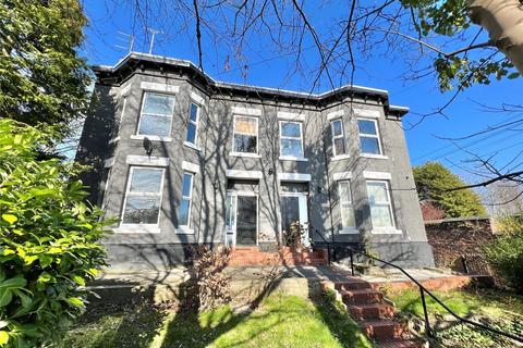 1 bed property, in Kersal Road, £90,000