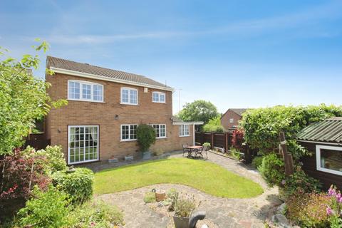 4 bed property, in Ledbury Close, £425,000