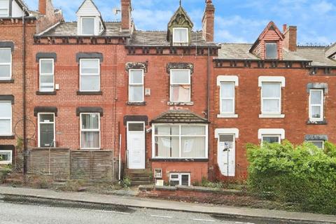 5 bed property, in Woodsley Road, £325,000