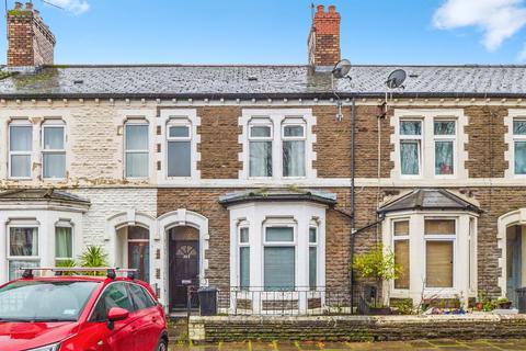 3 bed property, in Moorland Road, £180,000