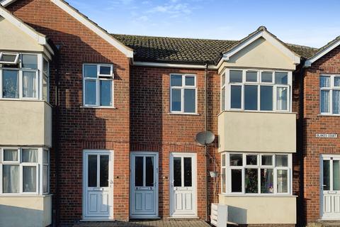 1 bed property, in Wootton Road, £75,000