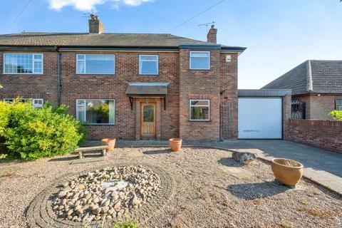 3 bed property, in Ingham Road, £400,000