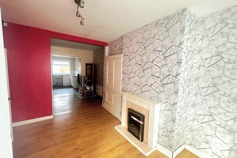 3 bed property, in Osborne Street, £75,000