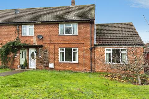 2 bed property, in Grange Road, £140,000