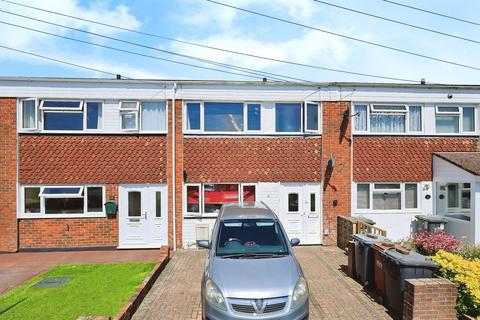 3 bed property, in Sussex Close, £220,000