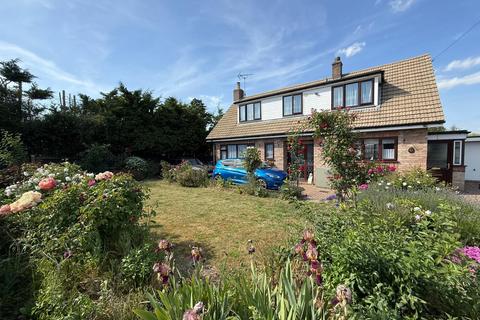 3 bed property, in Short Lane, £325,000