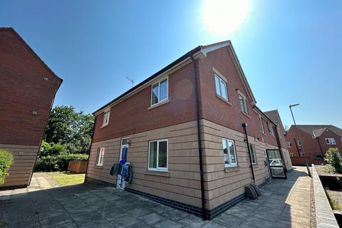 2 bed property, in The Hedgerows, £82,500