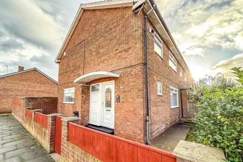5 bed property, in Midville Walk, £140,000