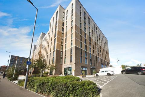 1 bed property, in Kimpton Road, £190,000
