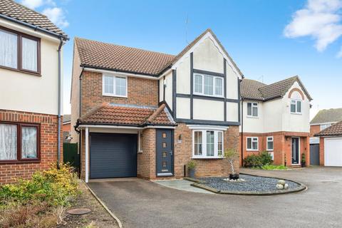 4 bed property, in Hayfield, £550,000