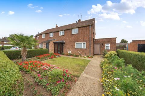 3 bed property, in Meadway, £575,000