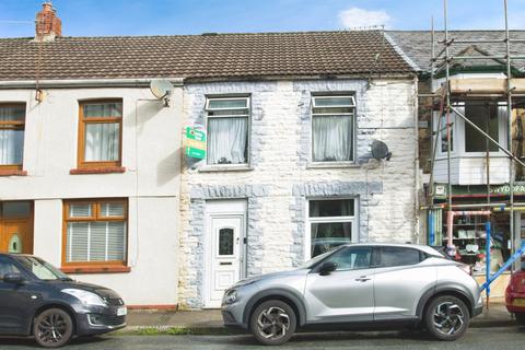 3 bed property, in Aberllechau Road, £90,000