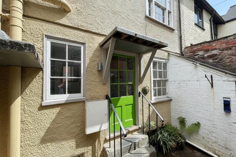 1 bed property, in Barrington Street, £137,000