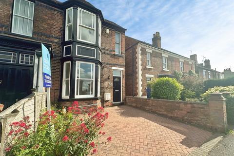 3 bed property, in Station Road, £350,000