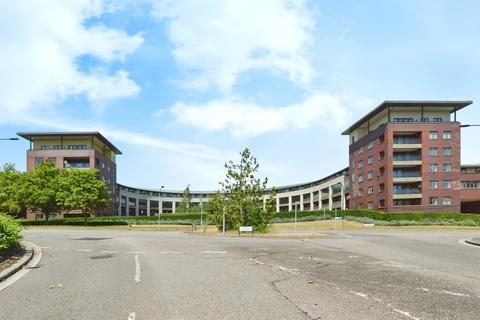 2 bed property, in Huntley Crescent, £230,000