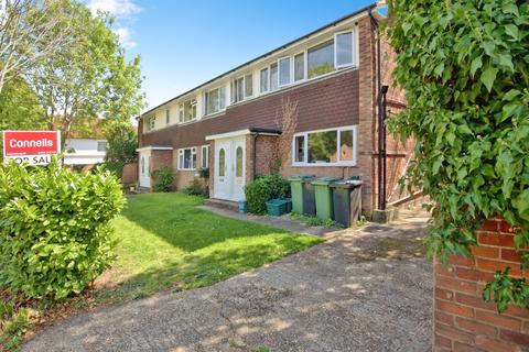 3 bed property, in Lexden Road, £200,000
