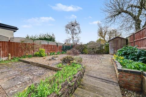 2 bed property, in Logan Court, £250,000